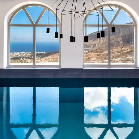 Skyfall - Adults Only Pýrgos