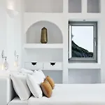 Skyfall - Adults Only 5* Pýrgos