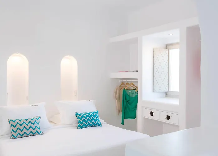 سكايفول سويتس - للأشخاص البالغين فقط