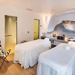 Skyfall - Adults Only Hotel Pýrgos
