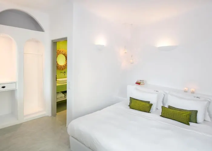 Hotel Skyfall - Adults Only